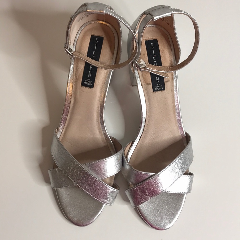 Steve Madden Voome ankle strap thick heel sandals.